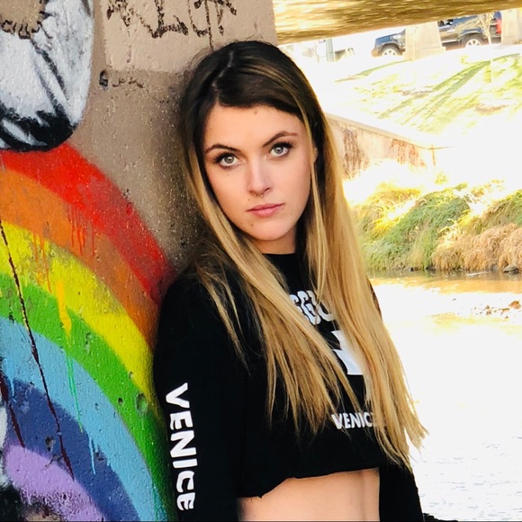 Meet your Posher, Lua - Picture 1 of 1